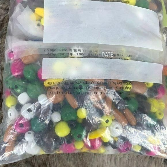 Craft Assorted Gallon Bag Bead Lot - Picture 9 of 9